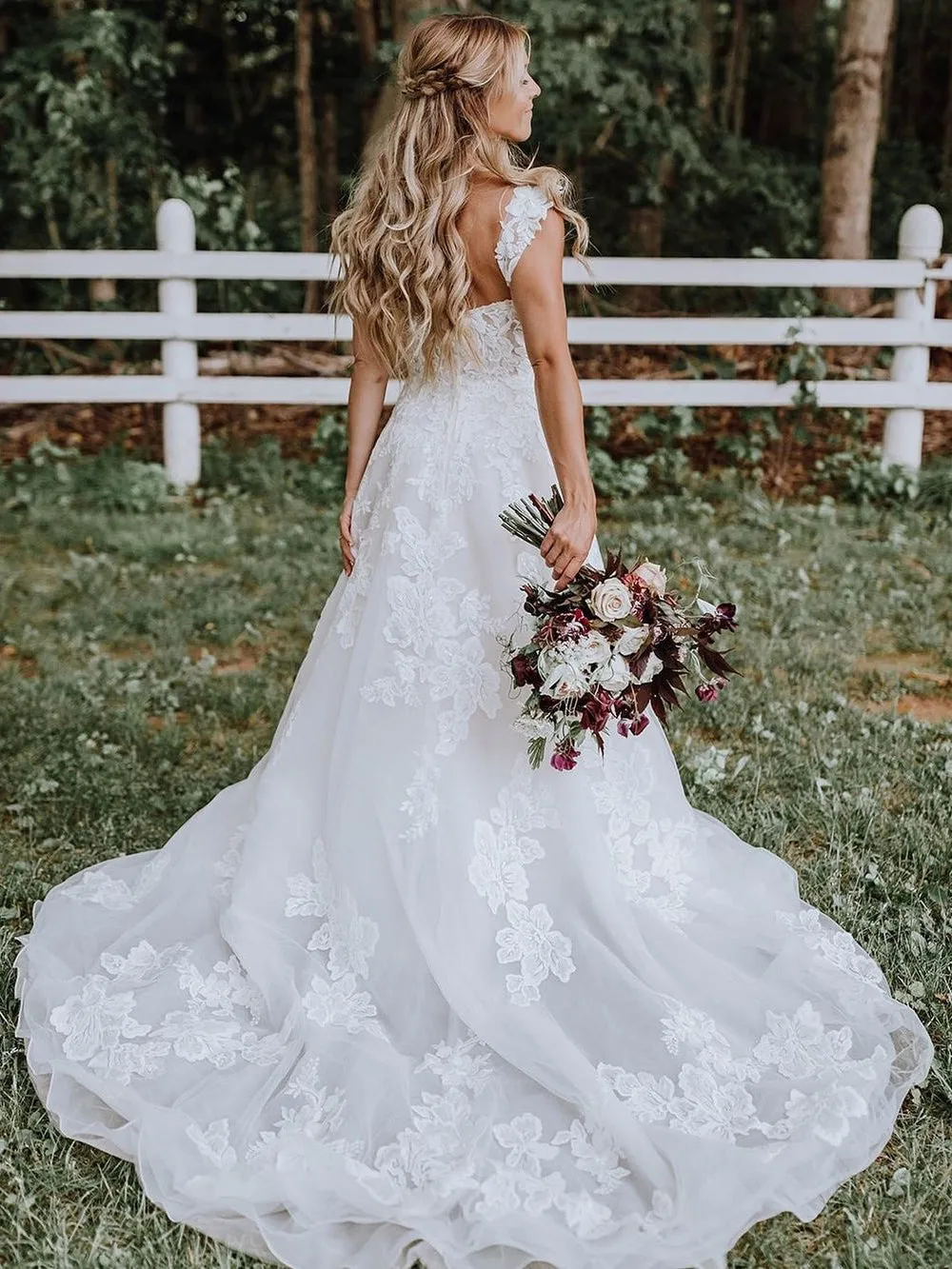 Beautiful Lace Tulle V-neck  A-line Wedding Dress With Appliques WD502