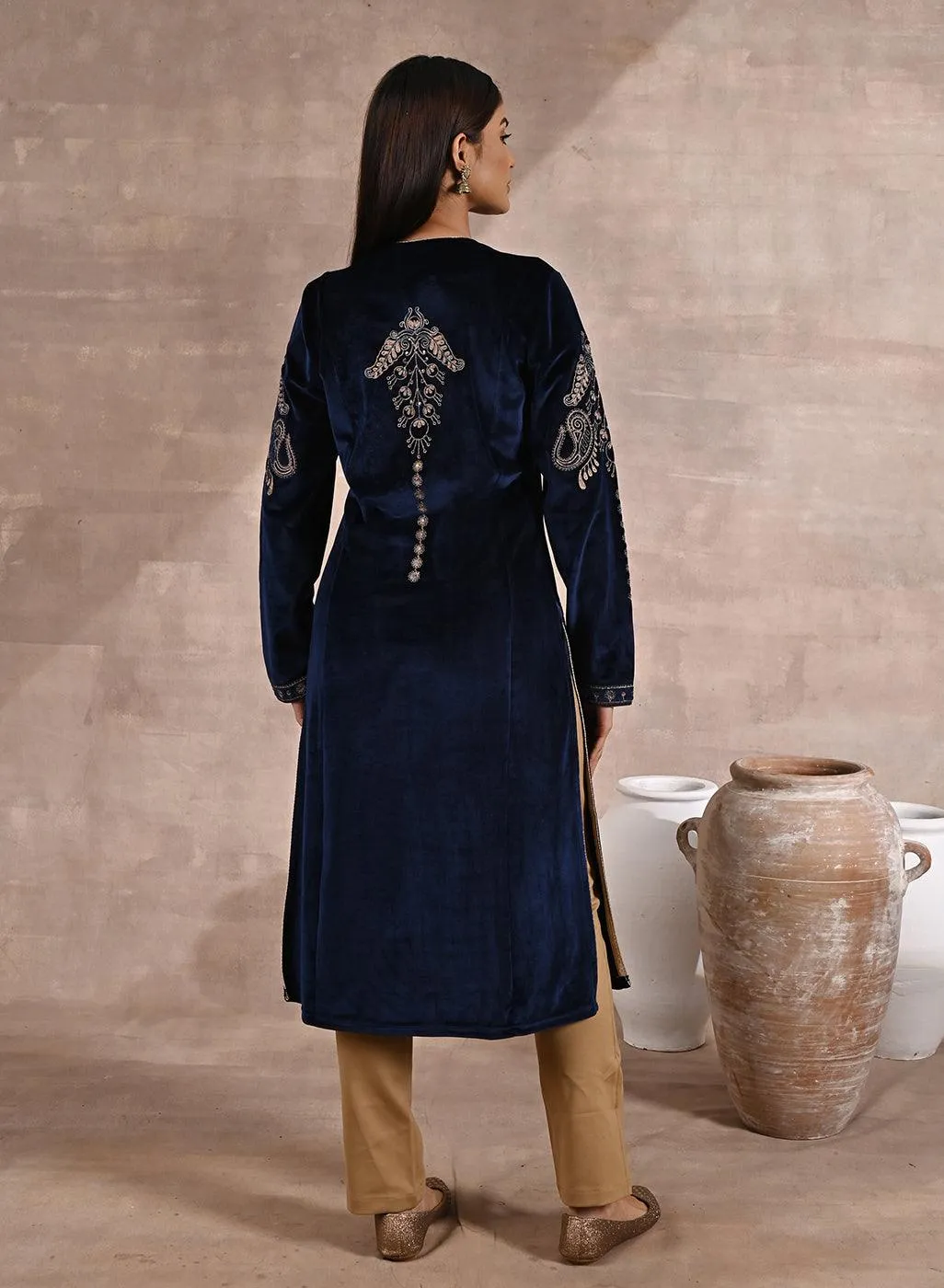 Blue Paisley Velvet Kurta With Thread Work