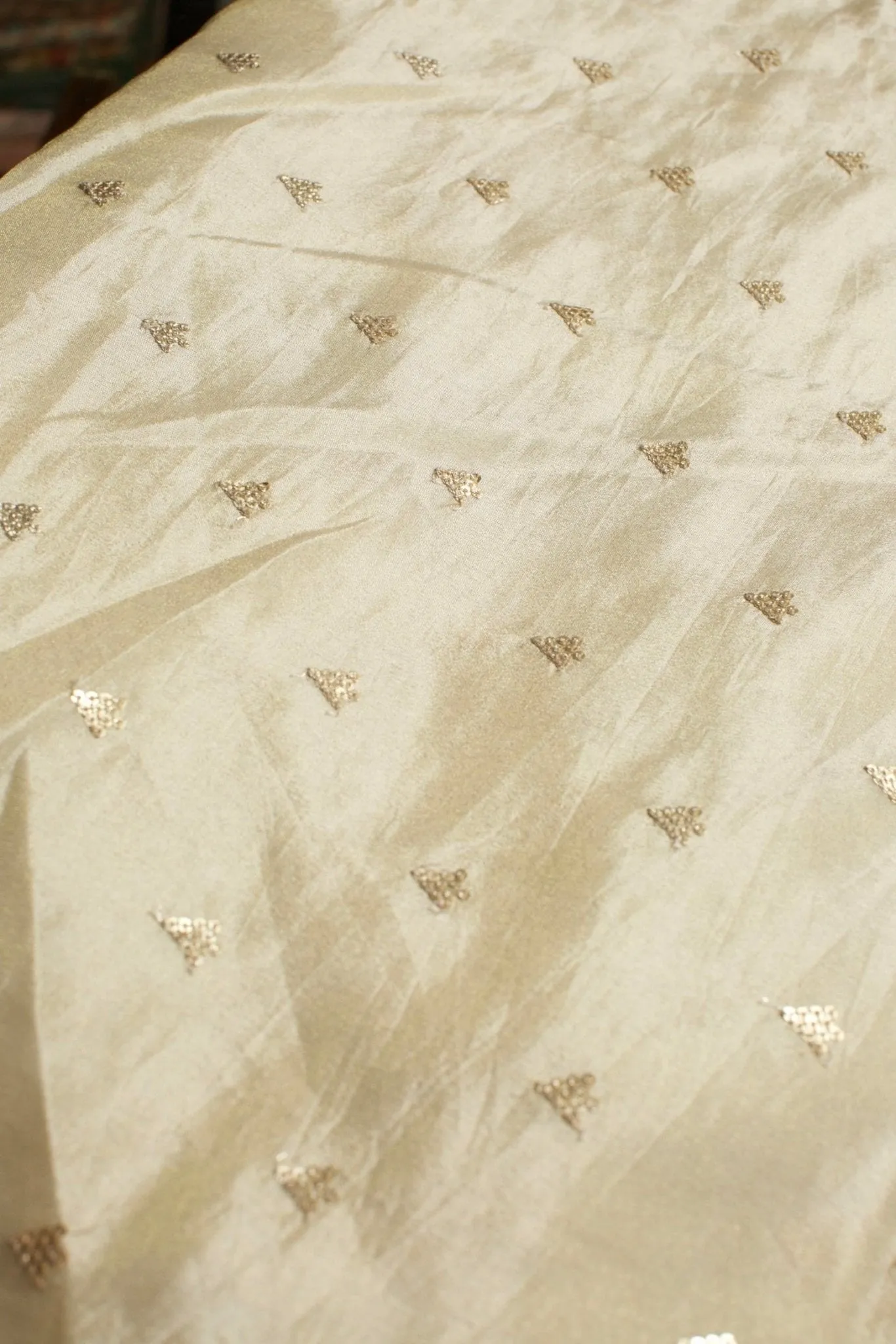 CREAM EMBROIDERED SILK B32-42