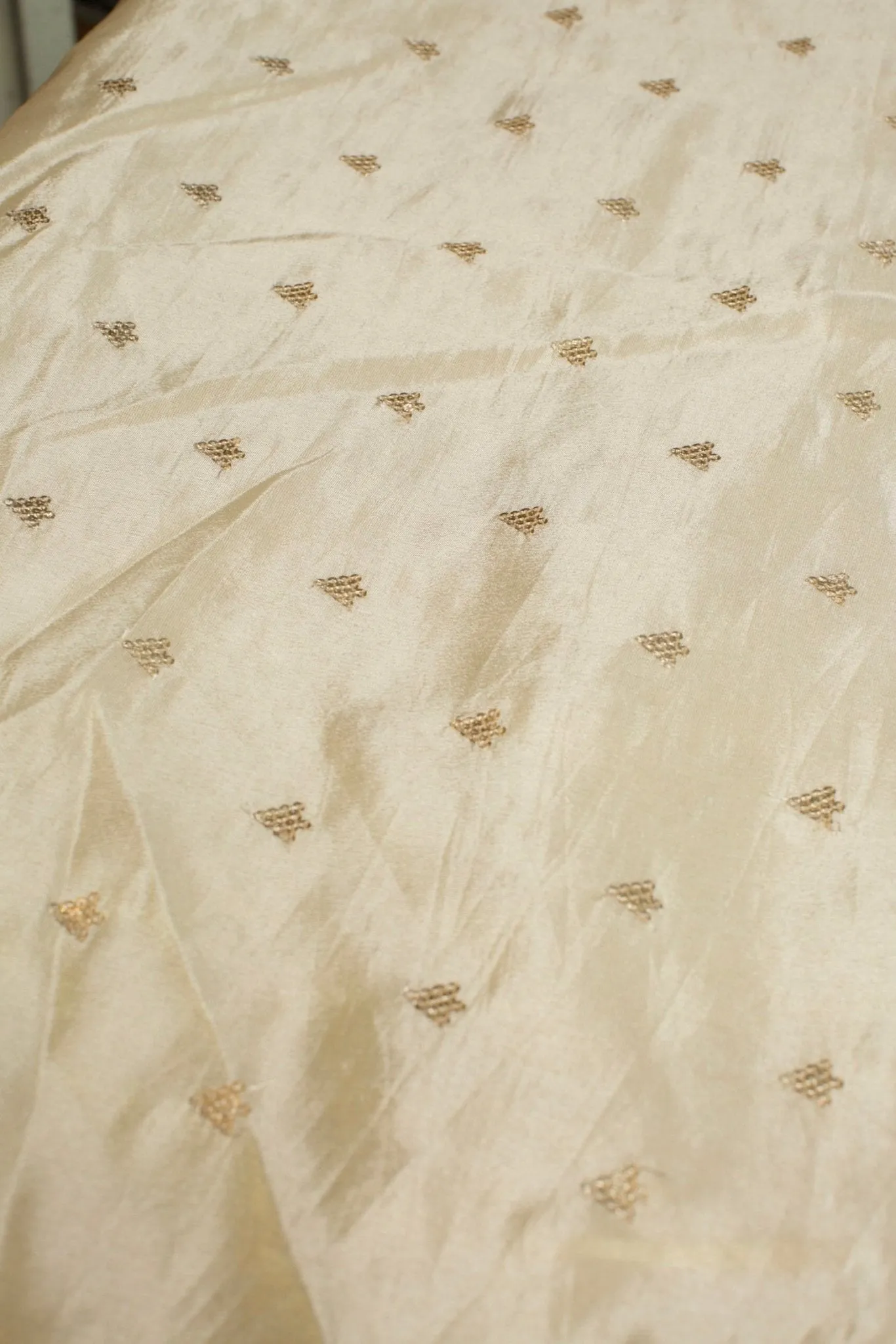 CREAM EMBROIDERED SILK B32-42