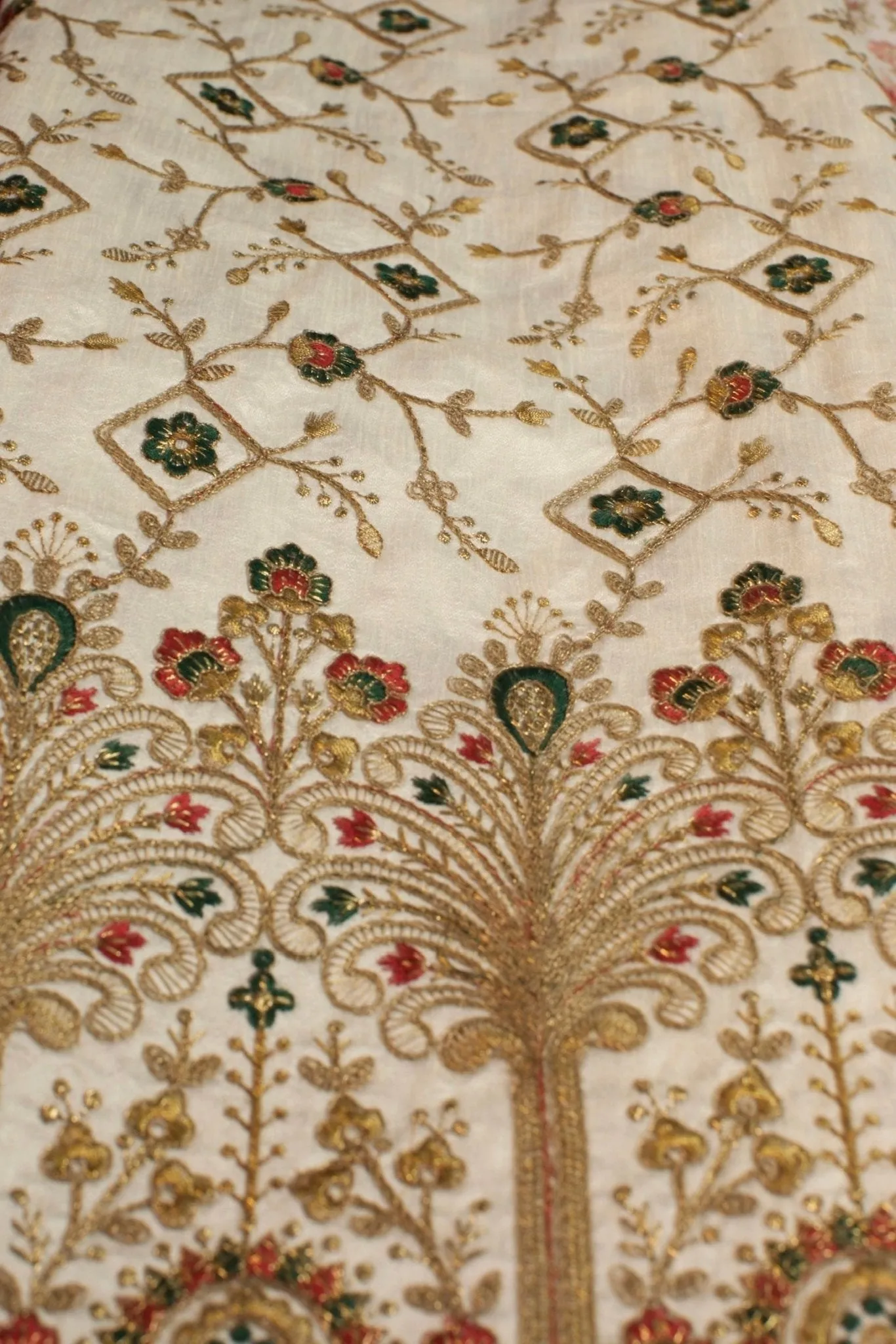 EMBROIDERED SILK B32-15