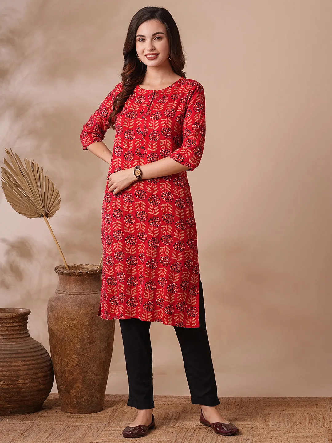 Ethnic Floral Printed Straight Fit Kurta - Red