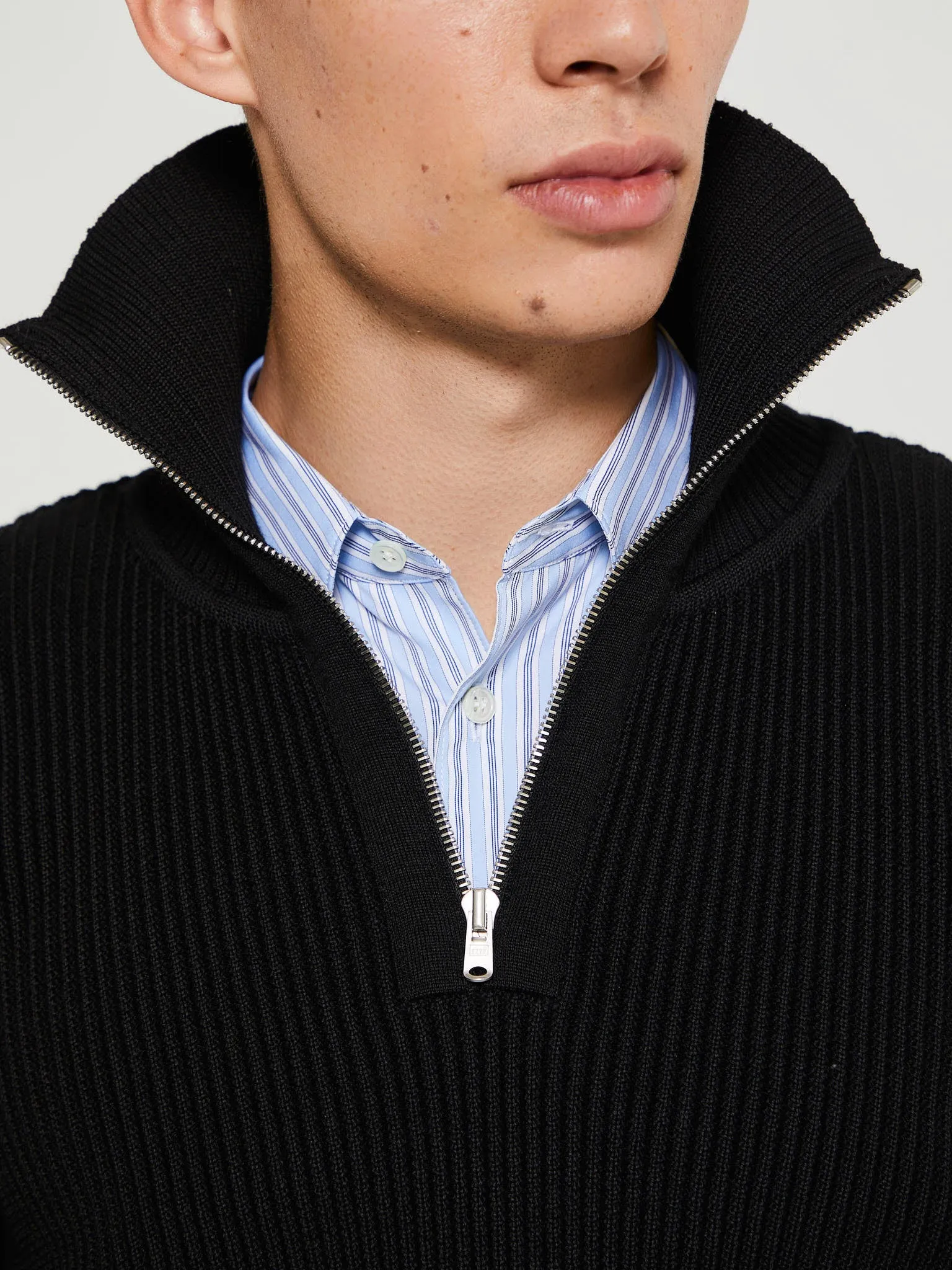 Fender III Short Zip Knit in Black Void