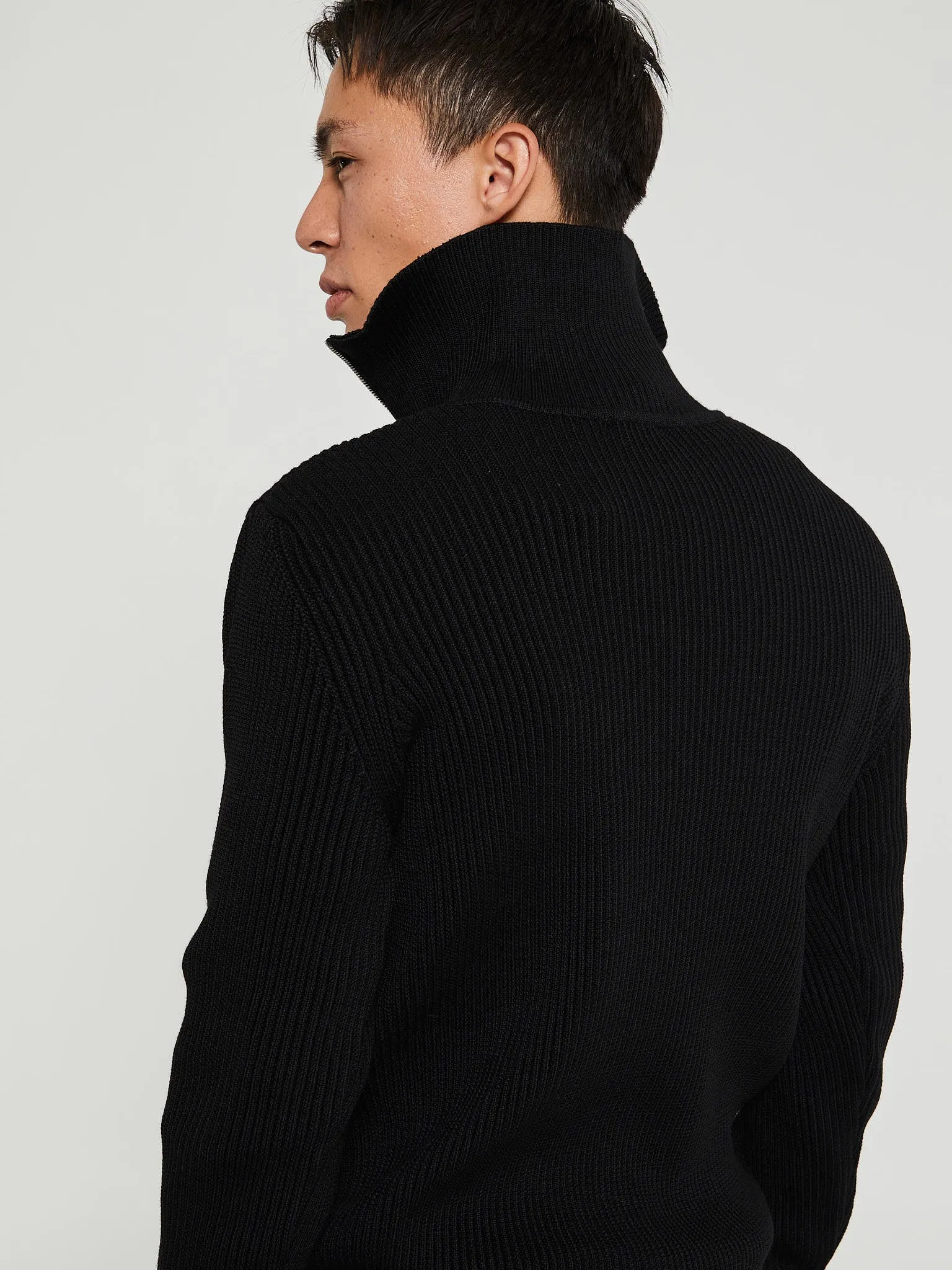 Fender III Short Zip Knit in Black Void