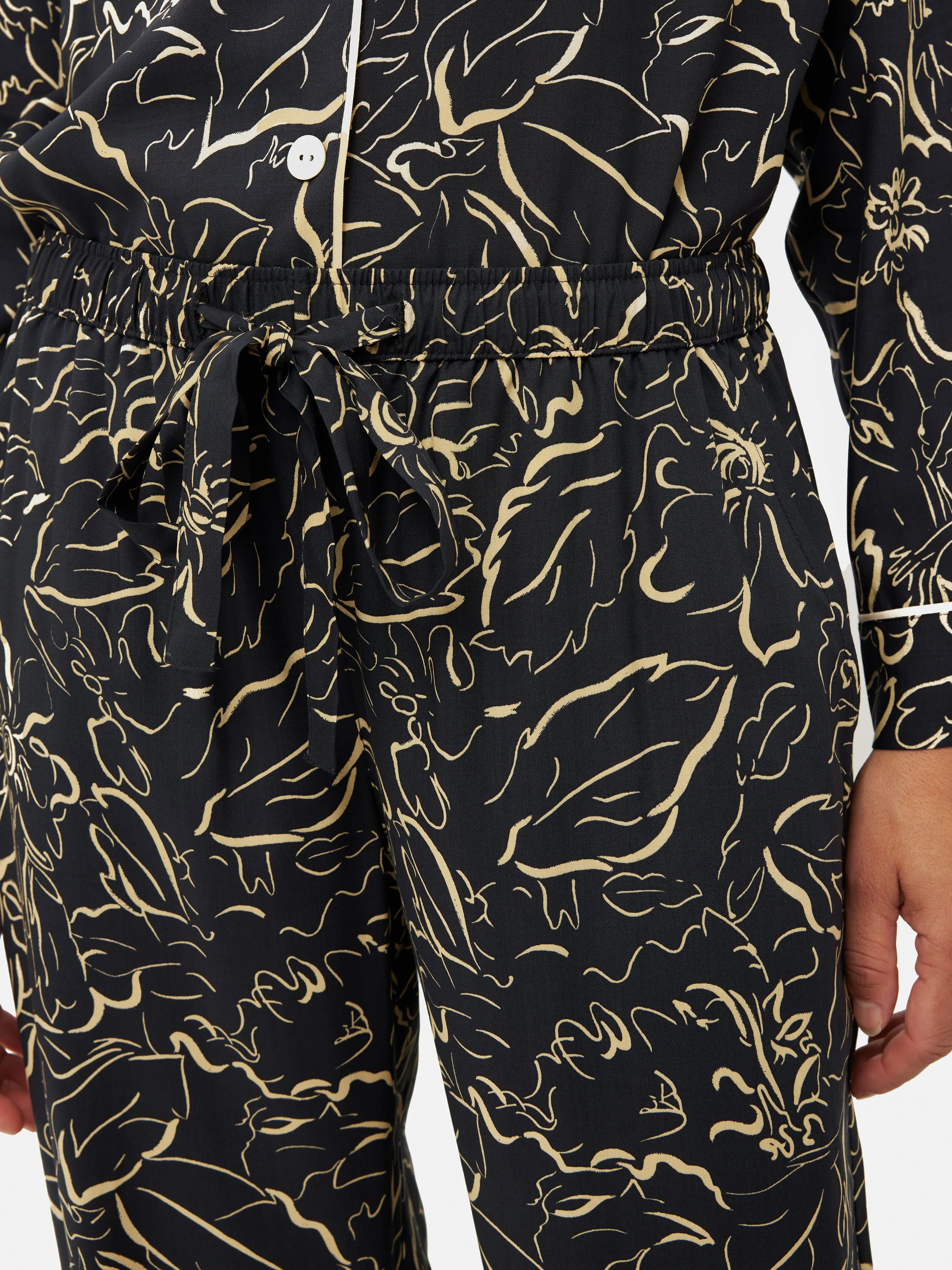 Floral Outline Pyjama | Black