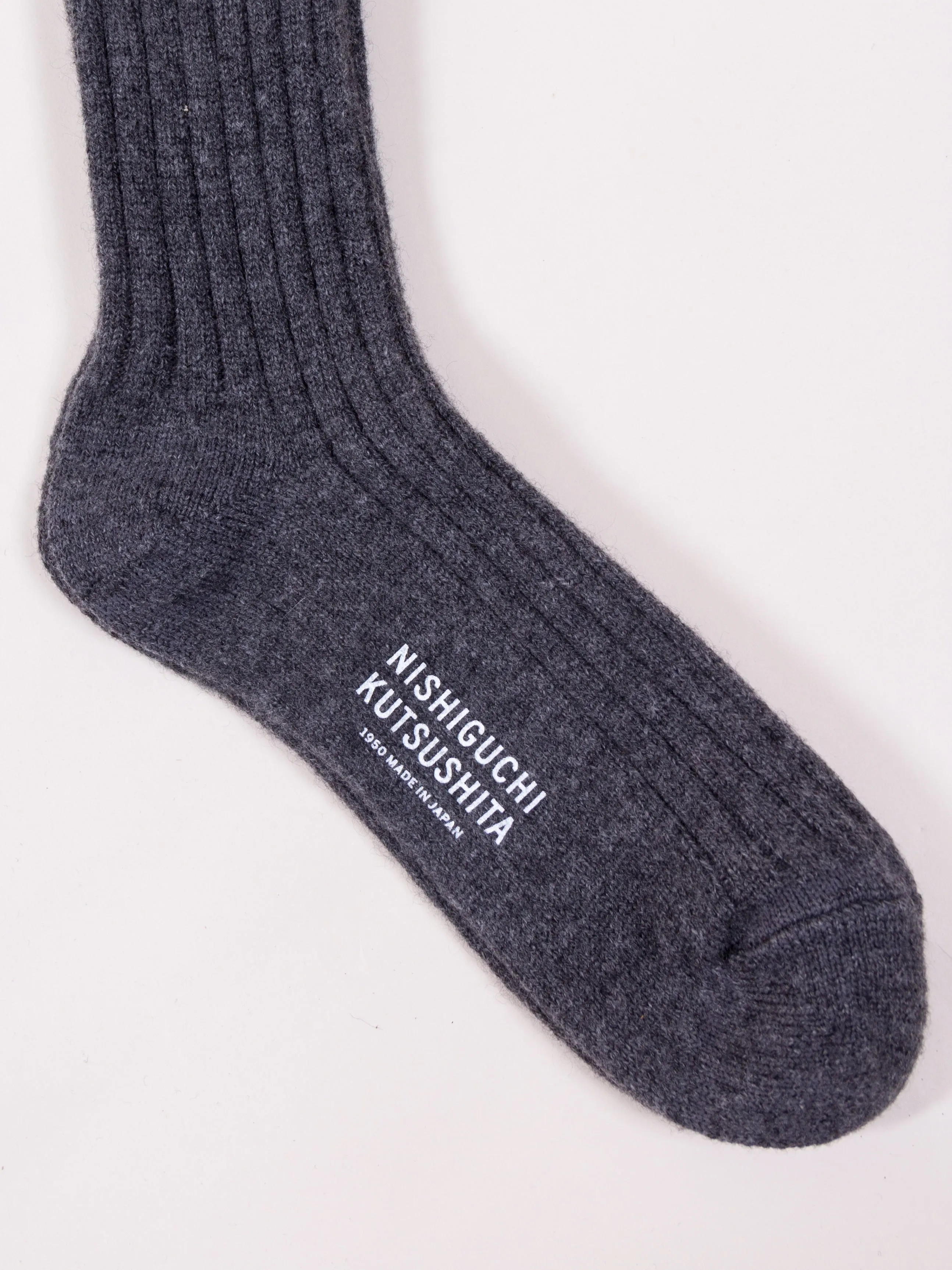 Nishiguchi Kutsushita, Cashmere Ribbed Socks, Charcoal