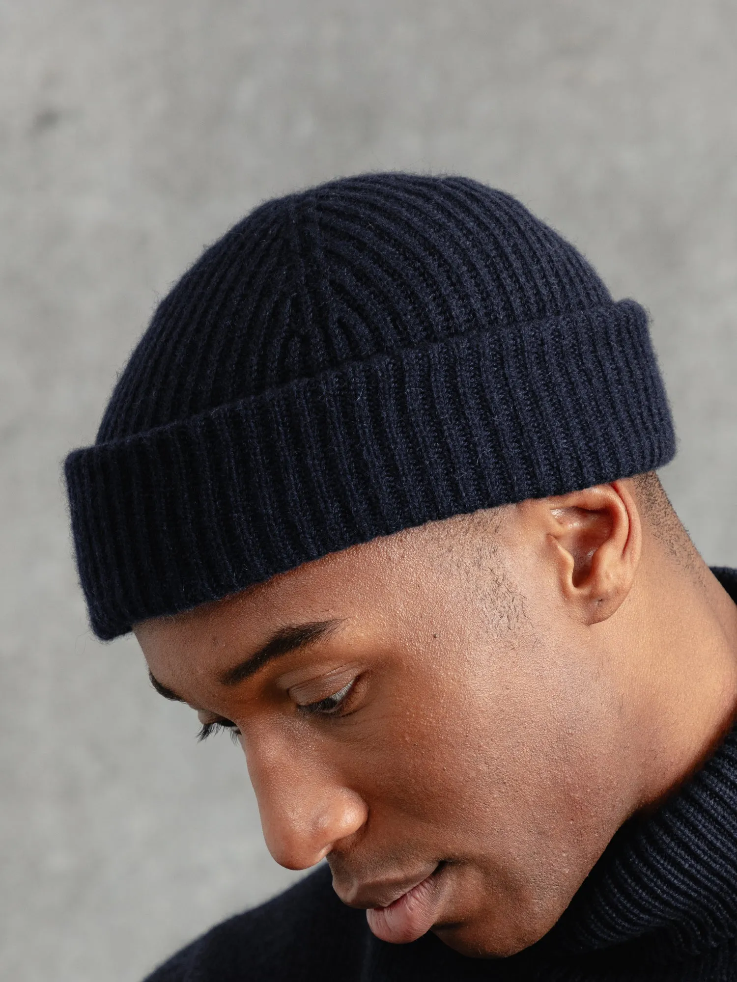 The Cashmere Bandit Beanie - Ink