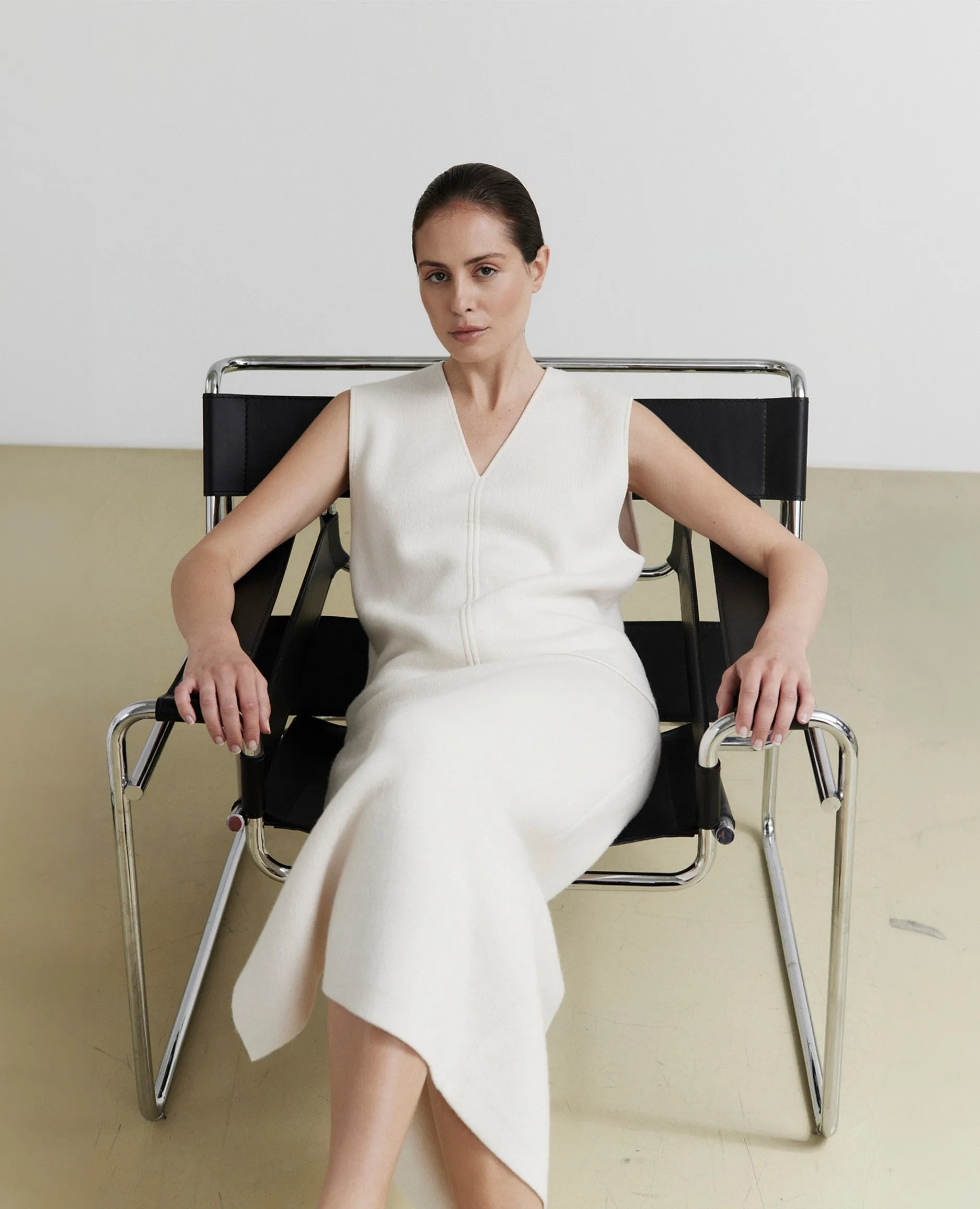 V-Pullover aus Cashmere-Mischung in Creme